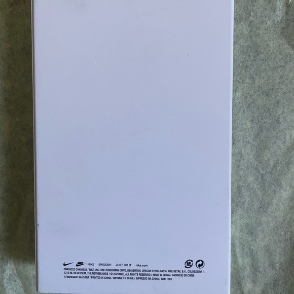 NIB LeBron Air Force 1 Nike Gold Tone Keychain - Picture 10 of 11